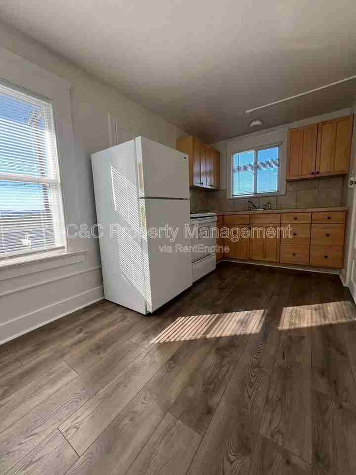 1200 W Market Cir #5 - Photo 2 of 5