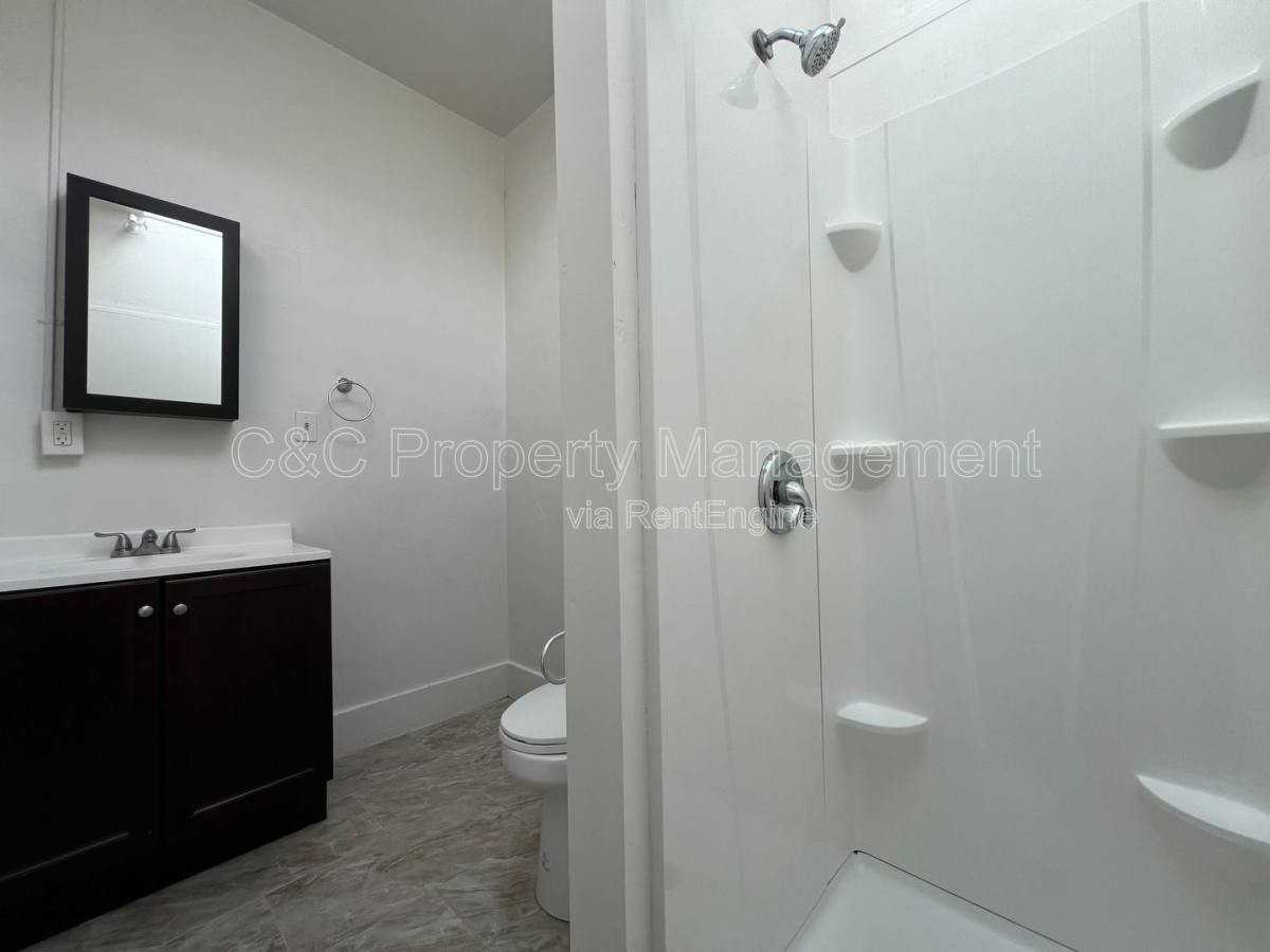 1200 W Market Cir #5 - Photo 4 of 5