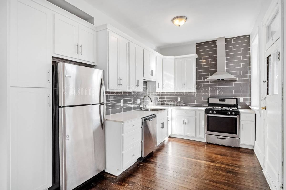 4222 Cleveland Ave #4220-1stFL - Photo 2 of 10