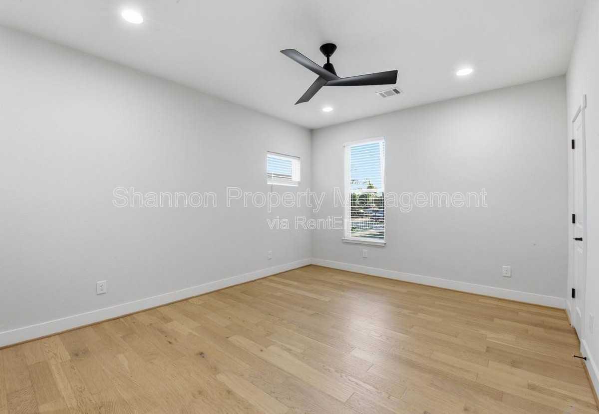 2204 Lou Ellen Ln #C - Photo 3 of 10