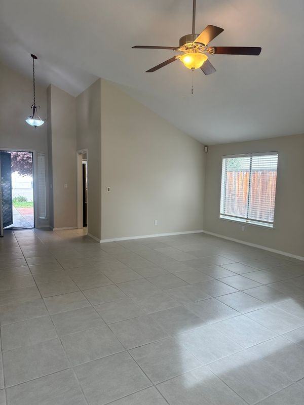 430 Silvertail Pl - Photo 7 of 26