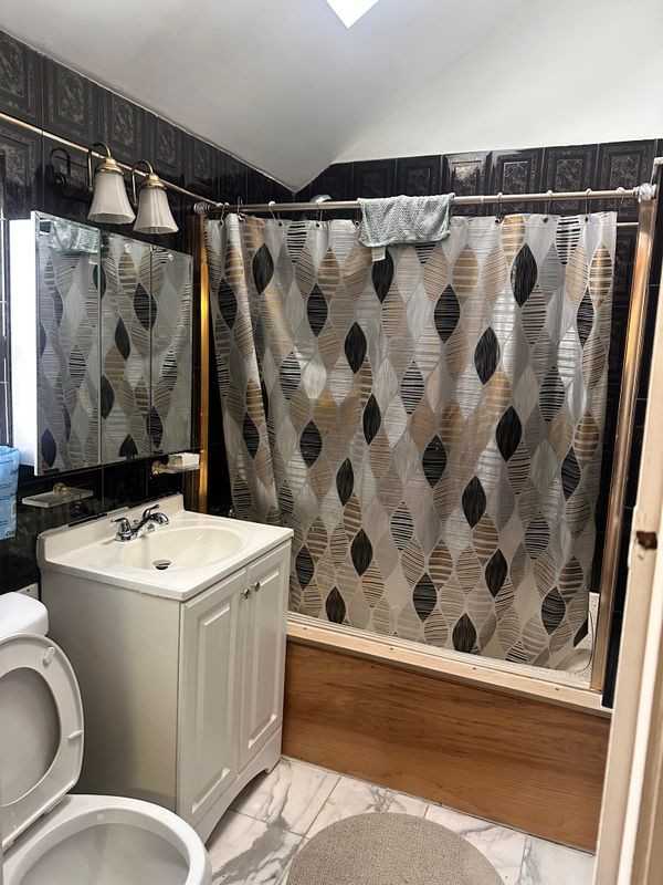 9201 220th St ##2 - Photo 7 of 9