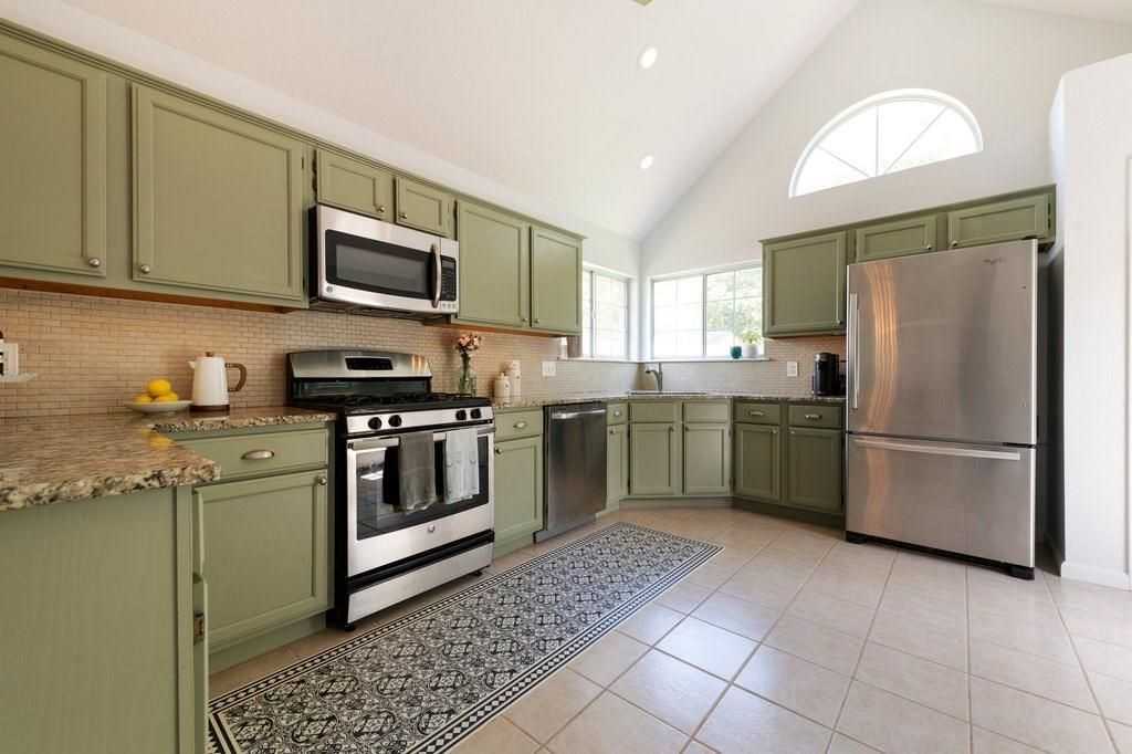 16303 Lone Wolf Dr - Photo 2 of 3