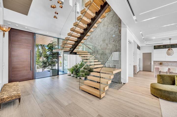 408 Coral Way - Photo 5 of 22