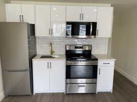 featured image of 7800 Lundy'S Lane