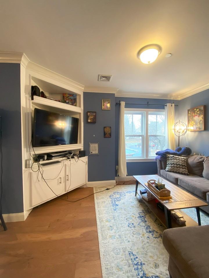 121 Green St #203 - Photo 3 of 17