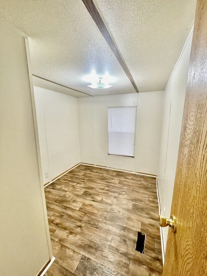 247 Stockon Street - Photo 7 of 33