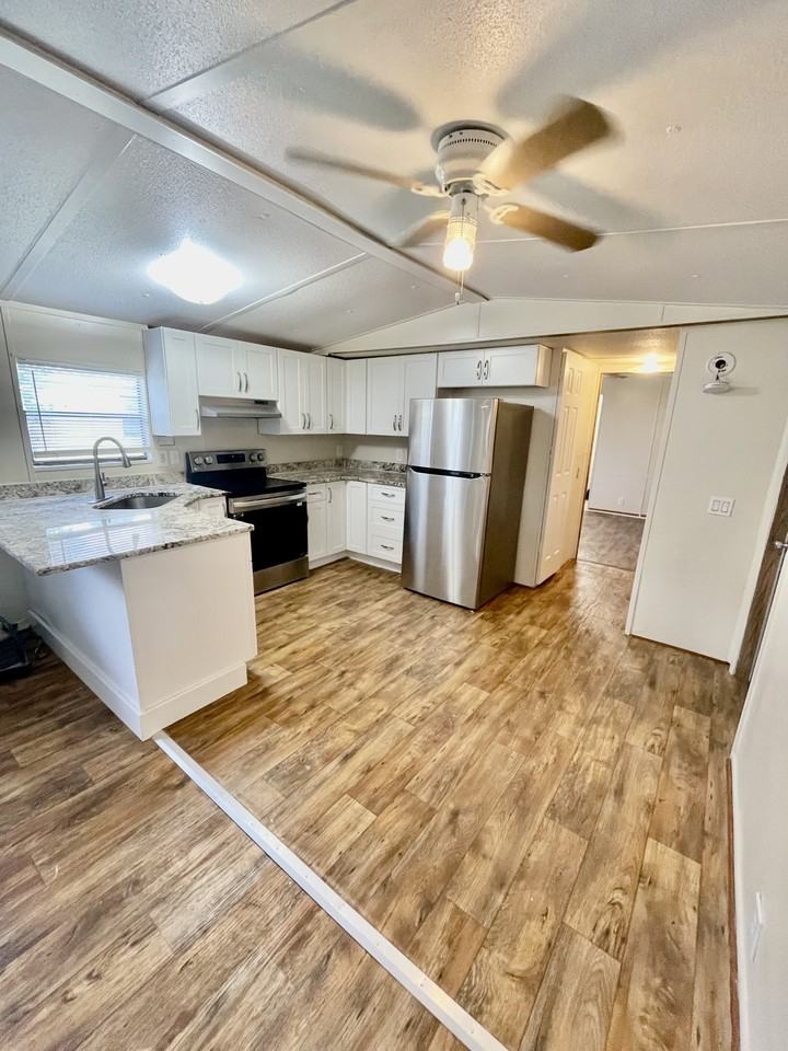 247 Stockon Street - Photo 5 of 33