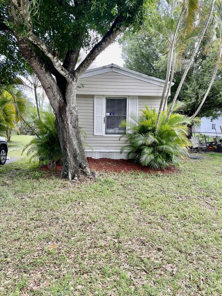 247 Stockon Street - Photo 4 of 33