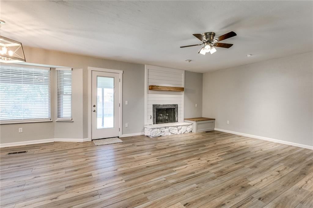 1022 Garden Grv - Photo 2 of 17