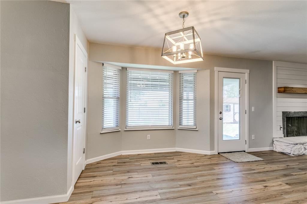 1022 Garden Grv - Photo 5 of 17