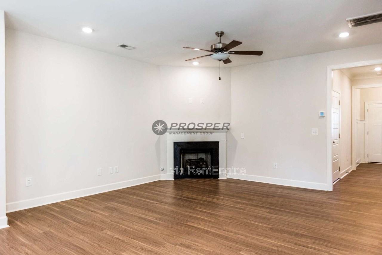 16 Jaycee Ct - Photo 3 of 19