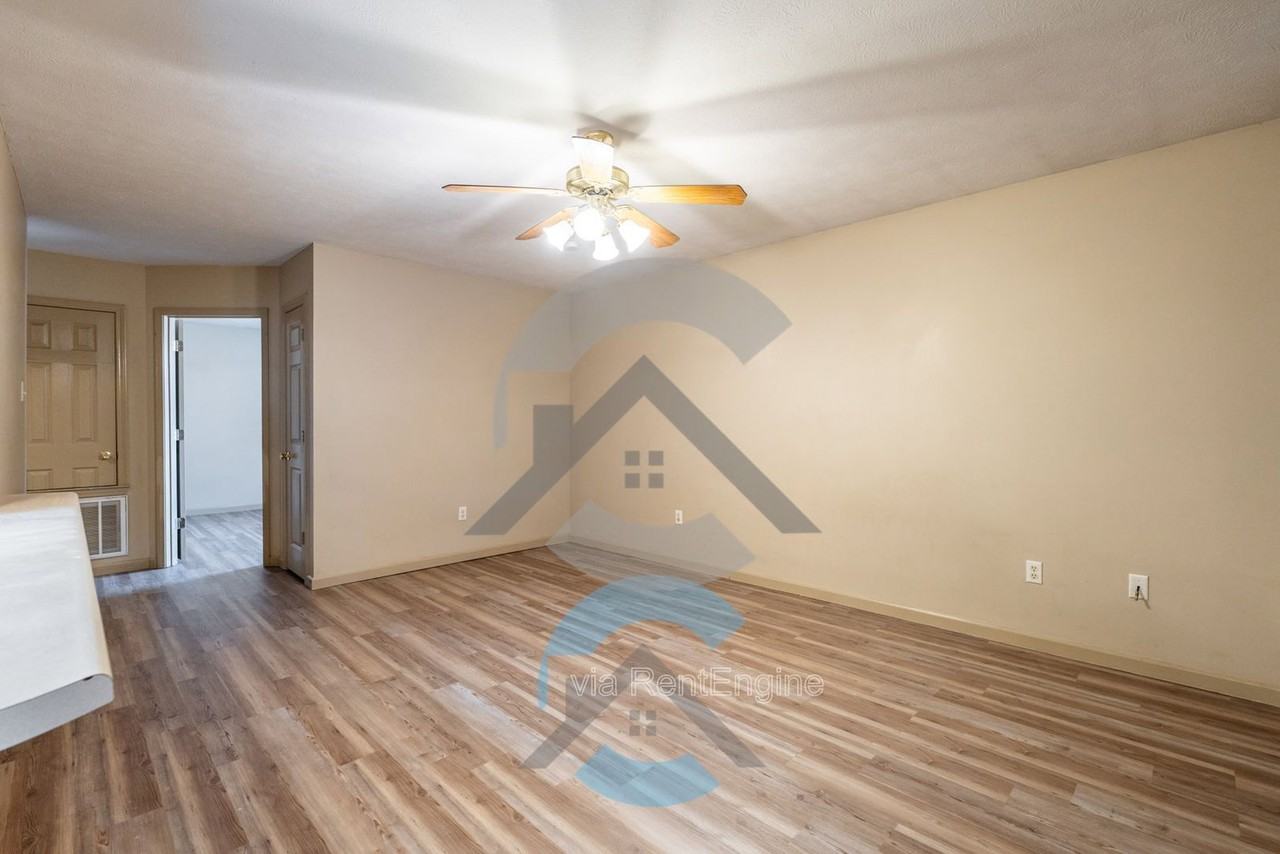 1735 Monaco Dr - Photo 2 of 12