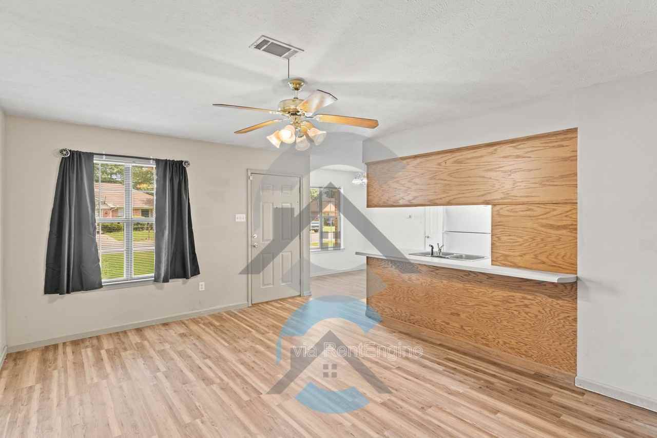 1735 Monaco Dr - Photo 5 of 12