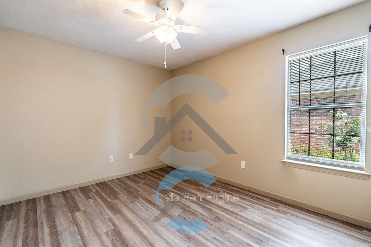 1735 Monaco Dr - Photo 6 of 12