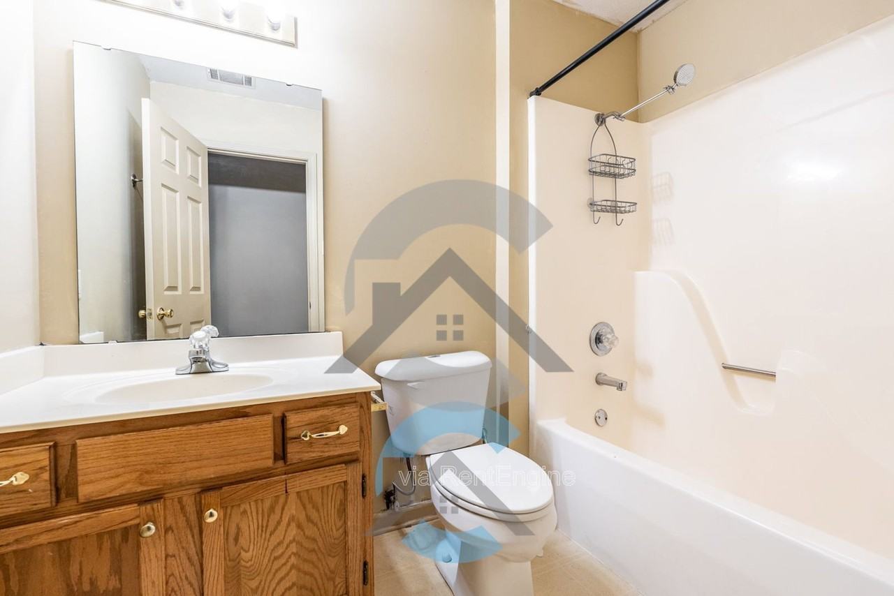 1735 Monaco Dr - Photo 7 of 12