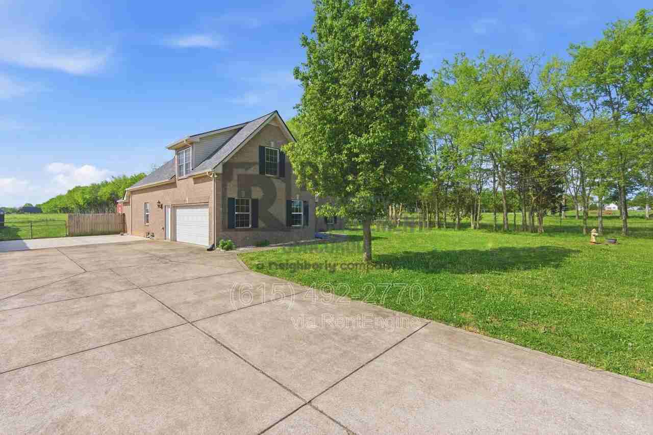 1934 Mural Ln - Photo 5 of 40