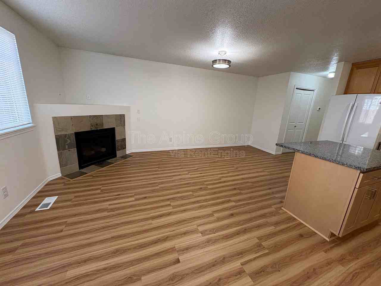 210 Nw Connell Ave - Photo 7 of 23
