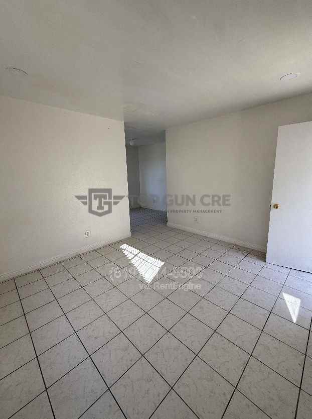 3871 Marlborough Ave - Photo 3 of 11