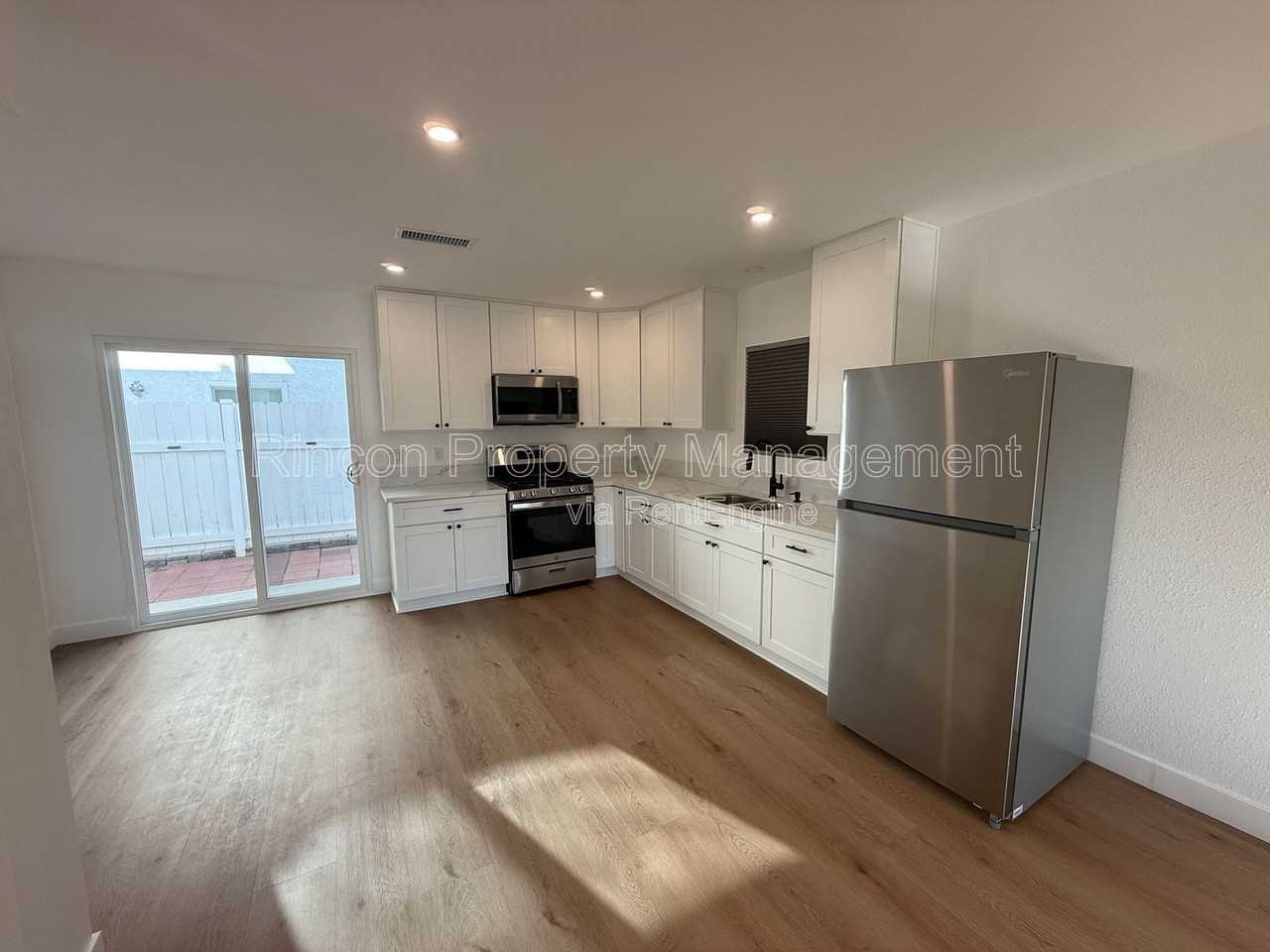 607 Lemon Way #B - Photo 3 of 29