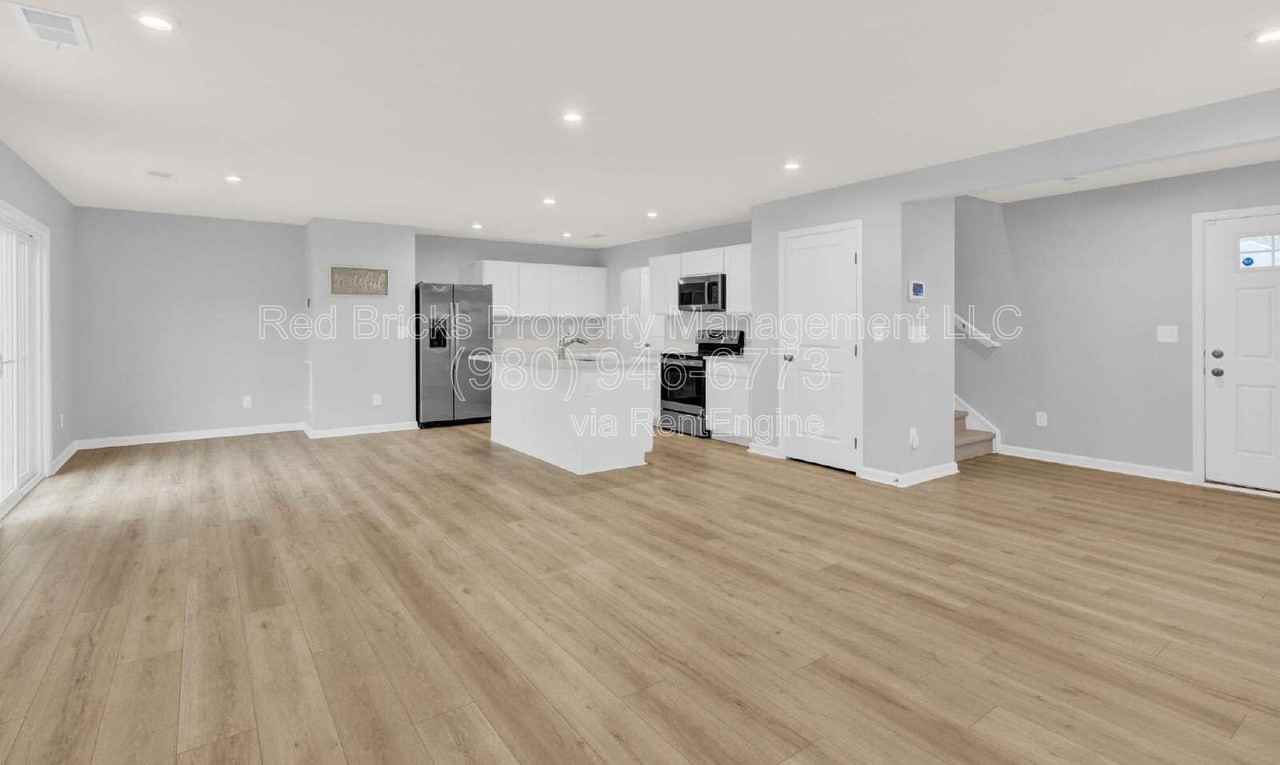 3212 Coast Oak Rd - Photo 7 of 33