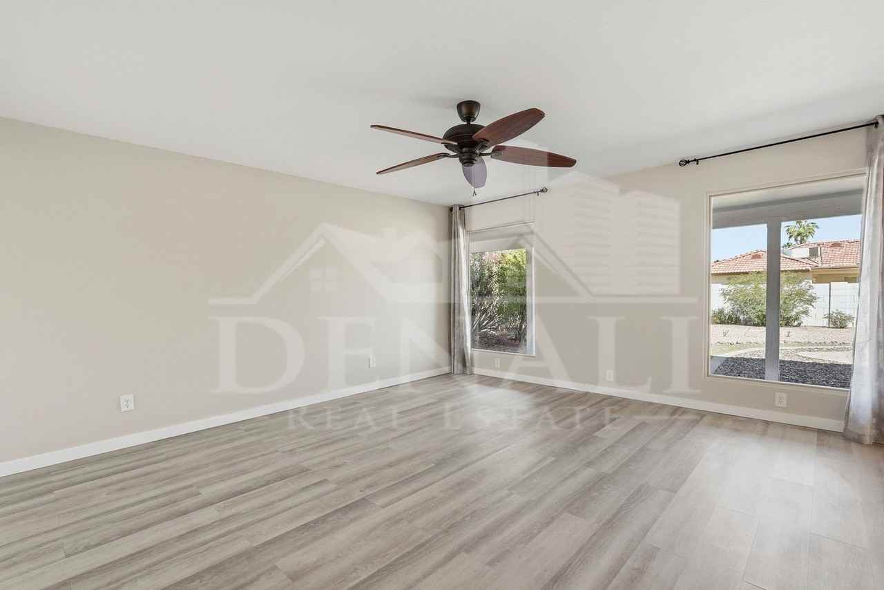 10602 E Elmhurst Dr - Photo 3 of 29