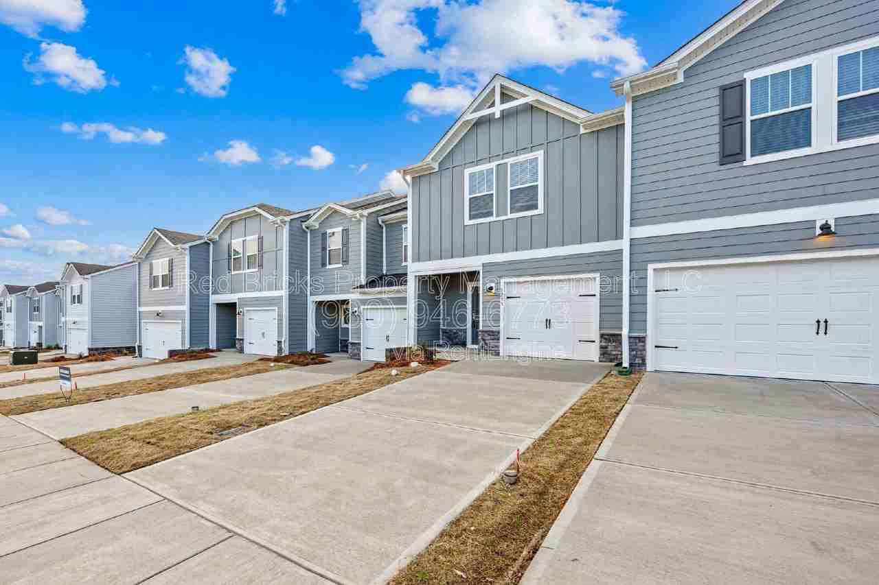 5253 Brailey Cir - Photo 2 of 22