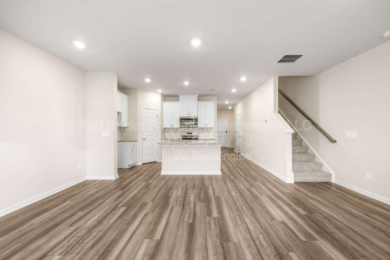 5253 Brailey Cir - Photo 5 of 22