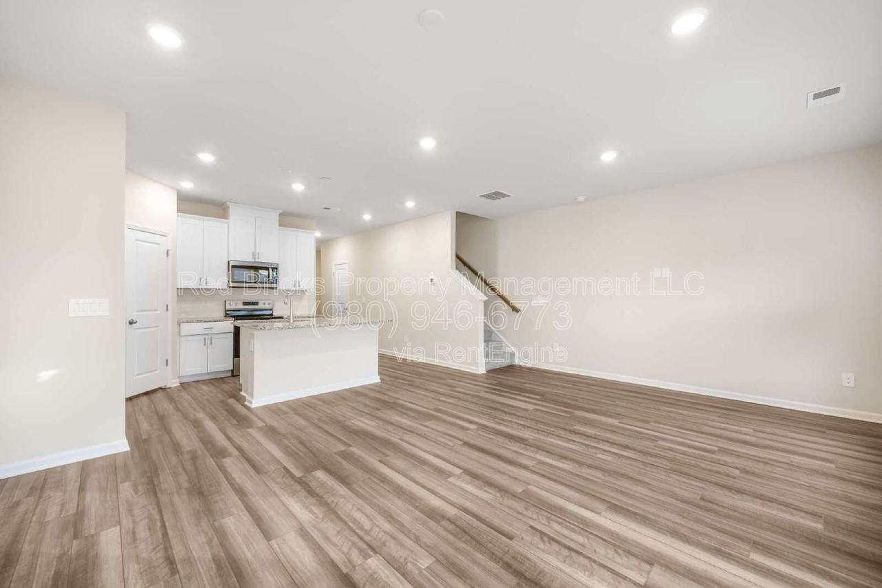 5253 Brailey Cir - Photo 6 of 22