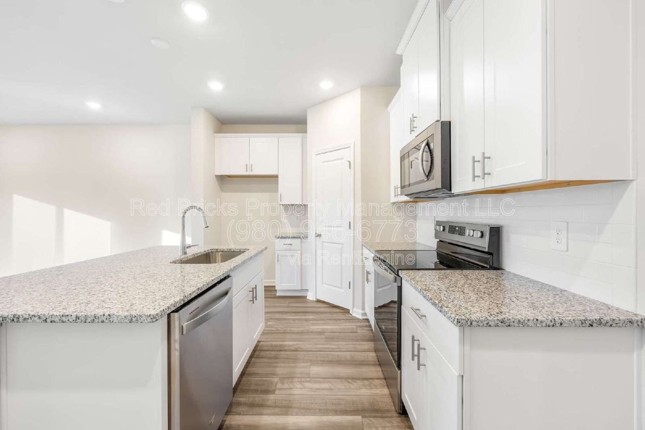 5253 Brailey Cir - Photo 7 of 22