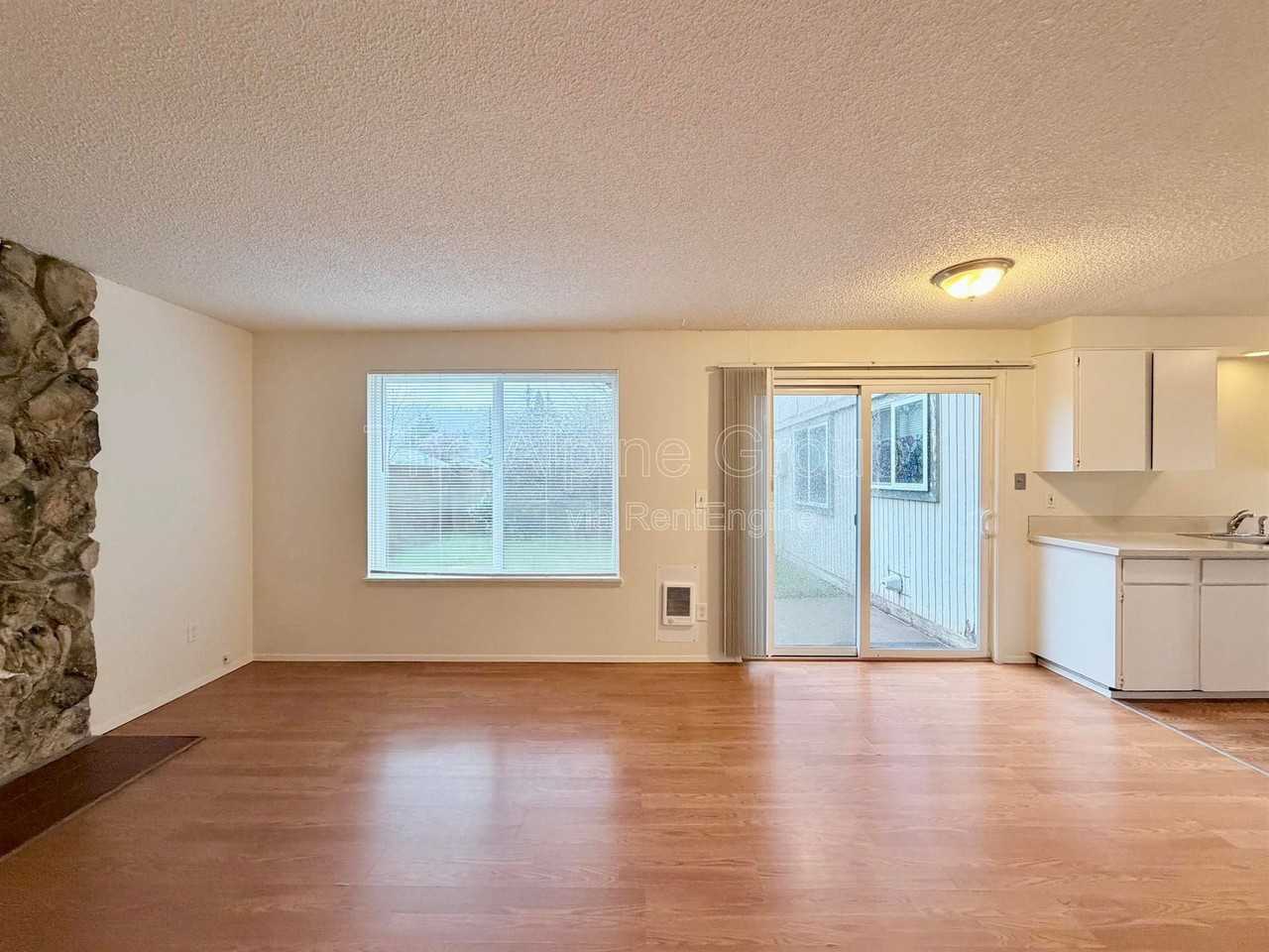 13938 Se Powell Blvd #2 - Photo 4 of 12