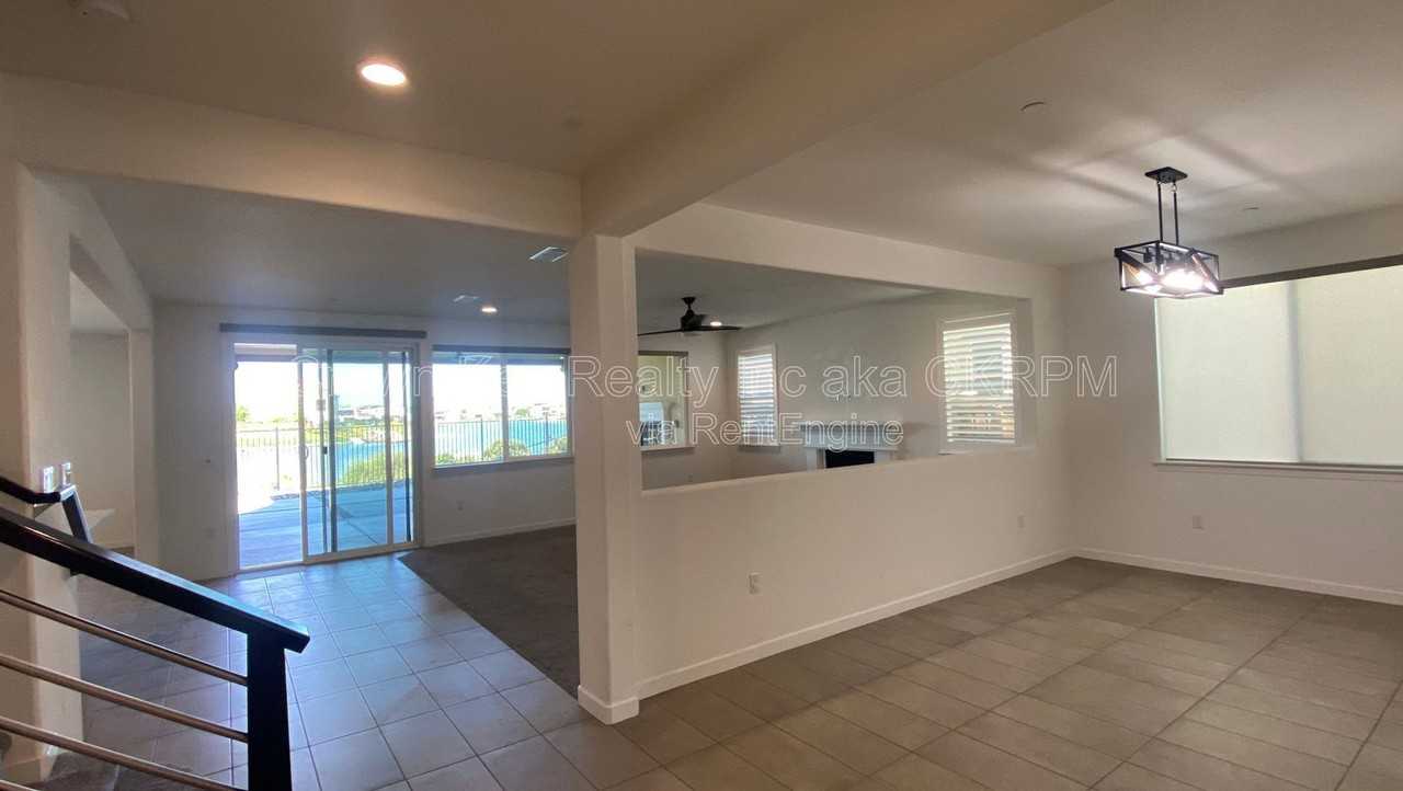 17823 Taft Dr - Photo 3 of 28