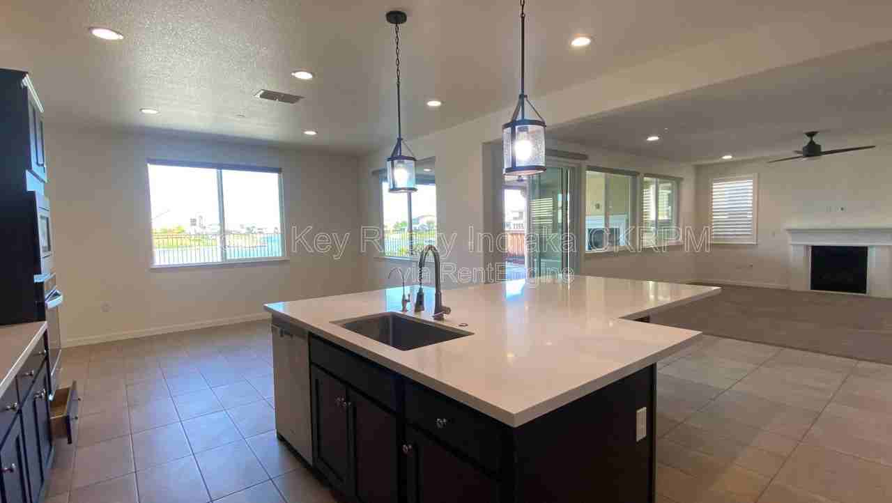 17823 Taft Dr - Photo 7 of 28