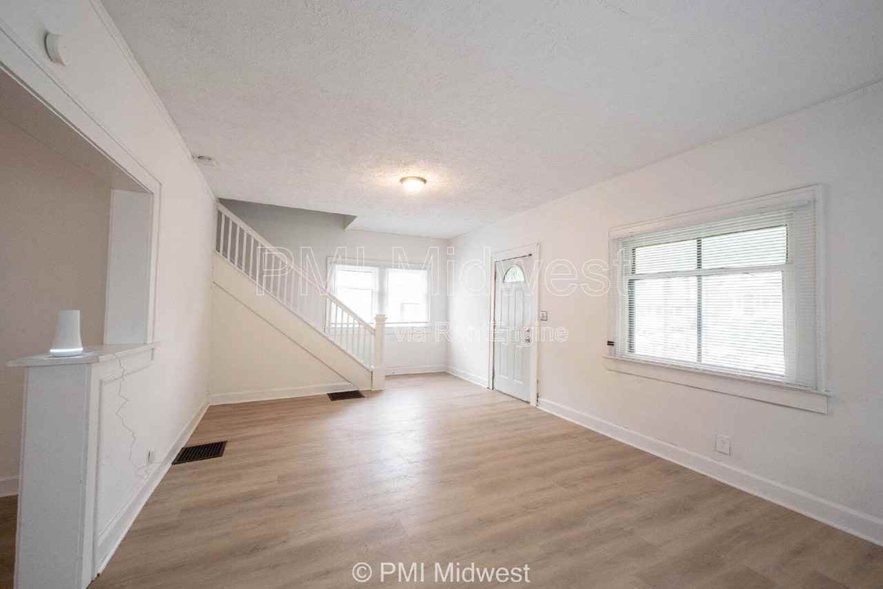 1331 W 34th St - Photo 3 of 28