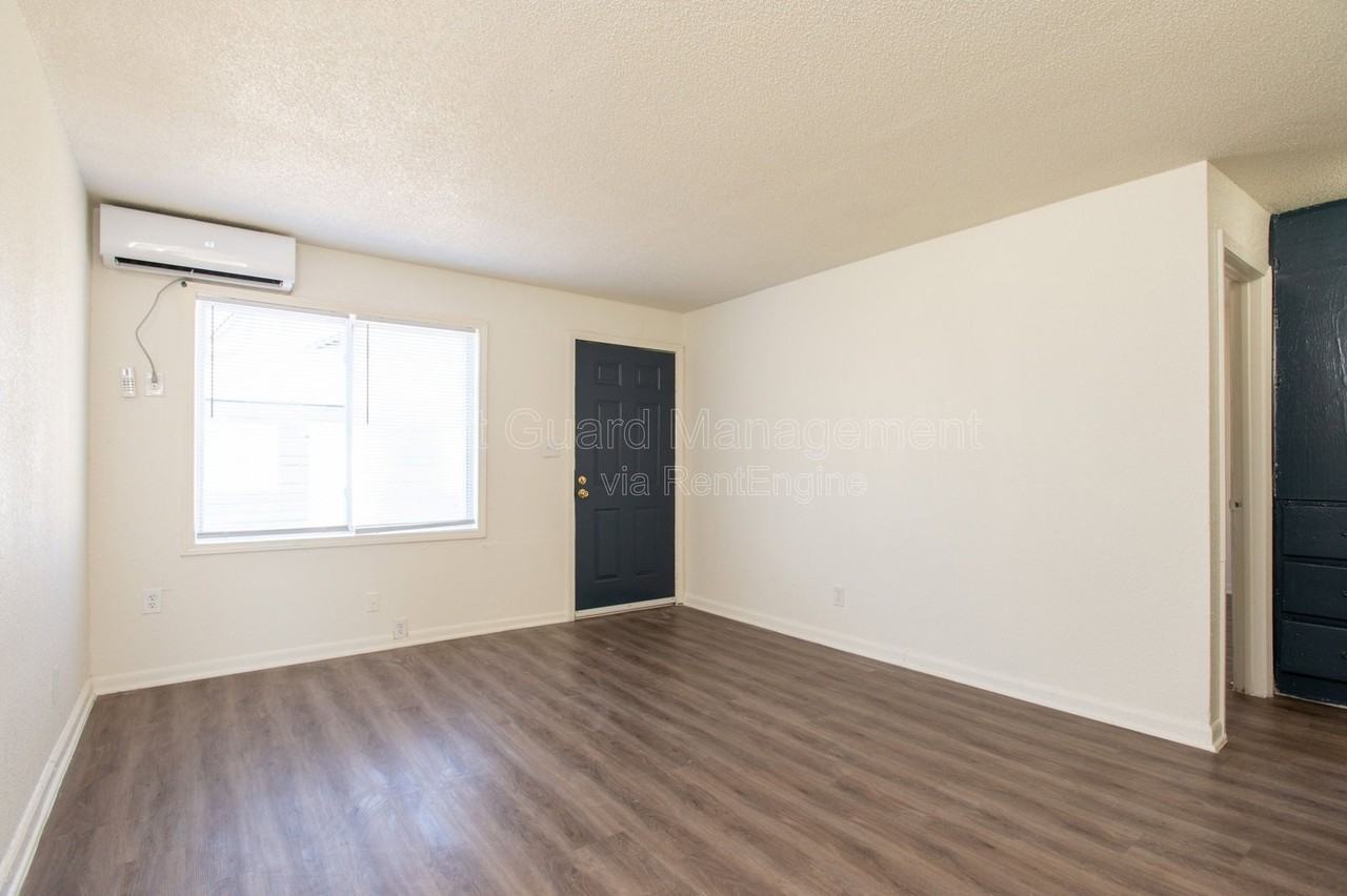 824 Sylvan Ln #824S - Photo 4 of 21