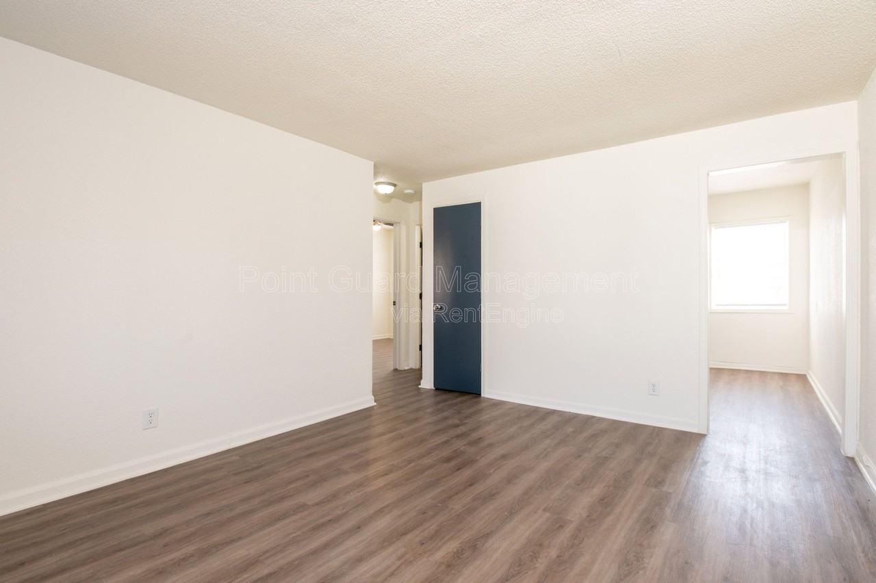 824 Sylvan Ln #824S - Photo 6 of 21