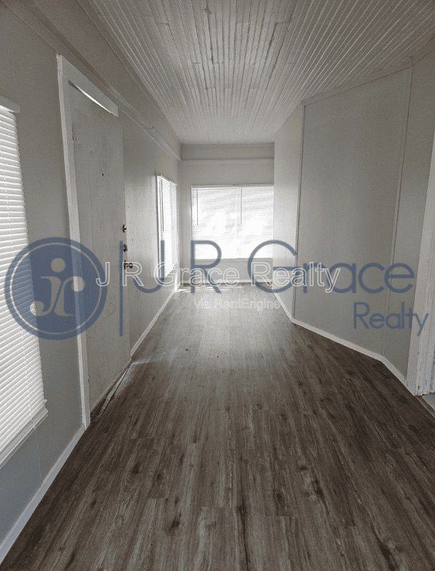 410 W Trinity St - Photo 5 of 21
