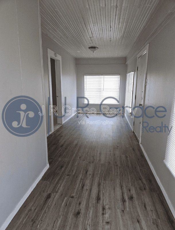 410 W Trinity St - Photo 6 of 21