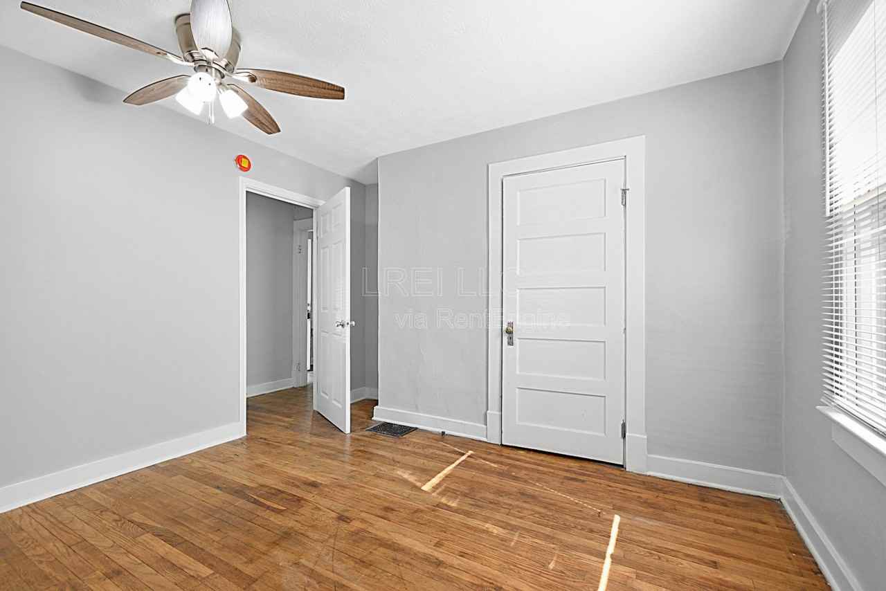 2645 Grand Ave - Photo 3 of 12