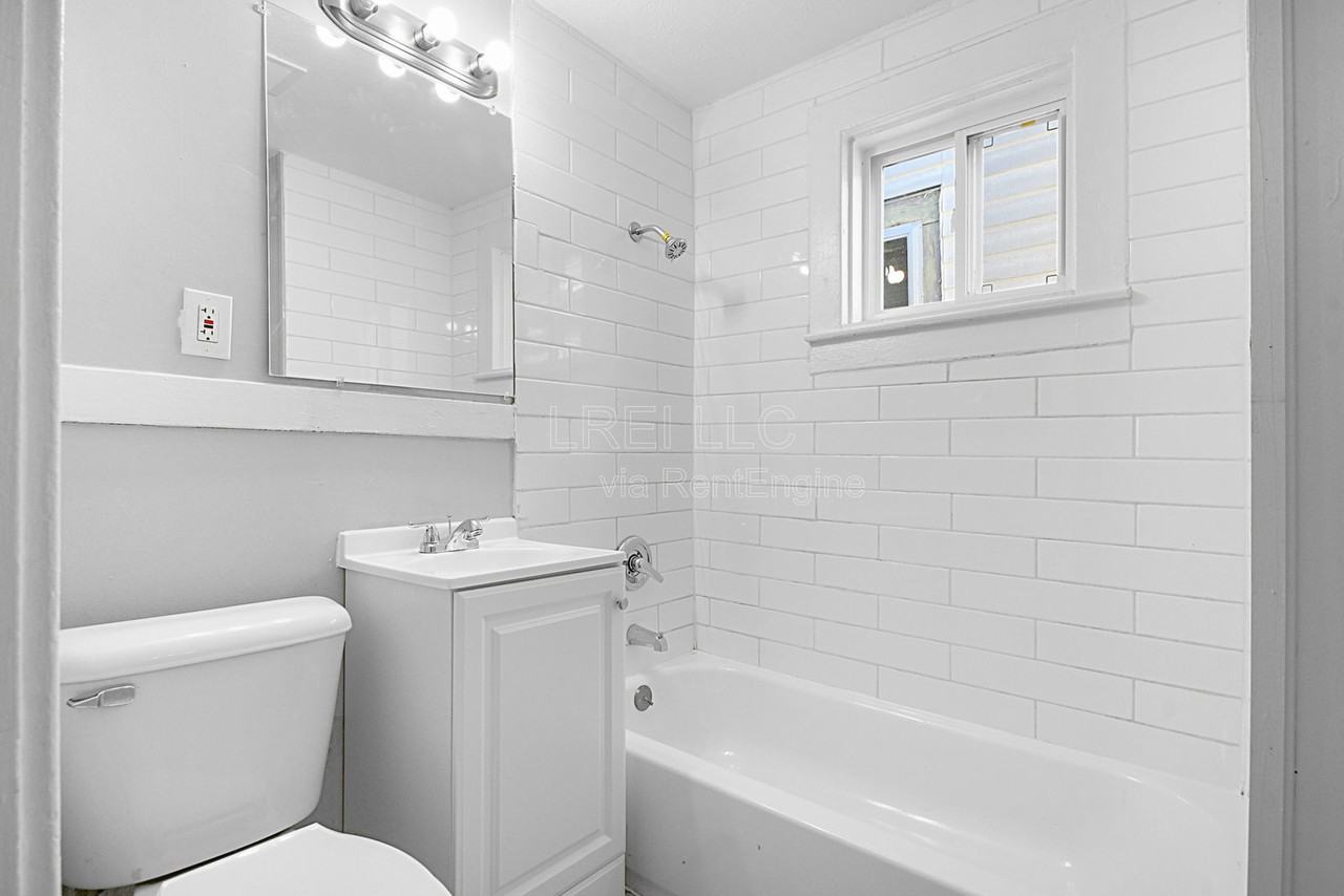 2645 Grand Ave - Photo 5 of 12