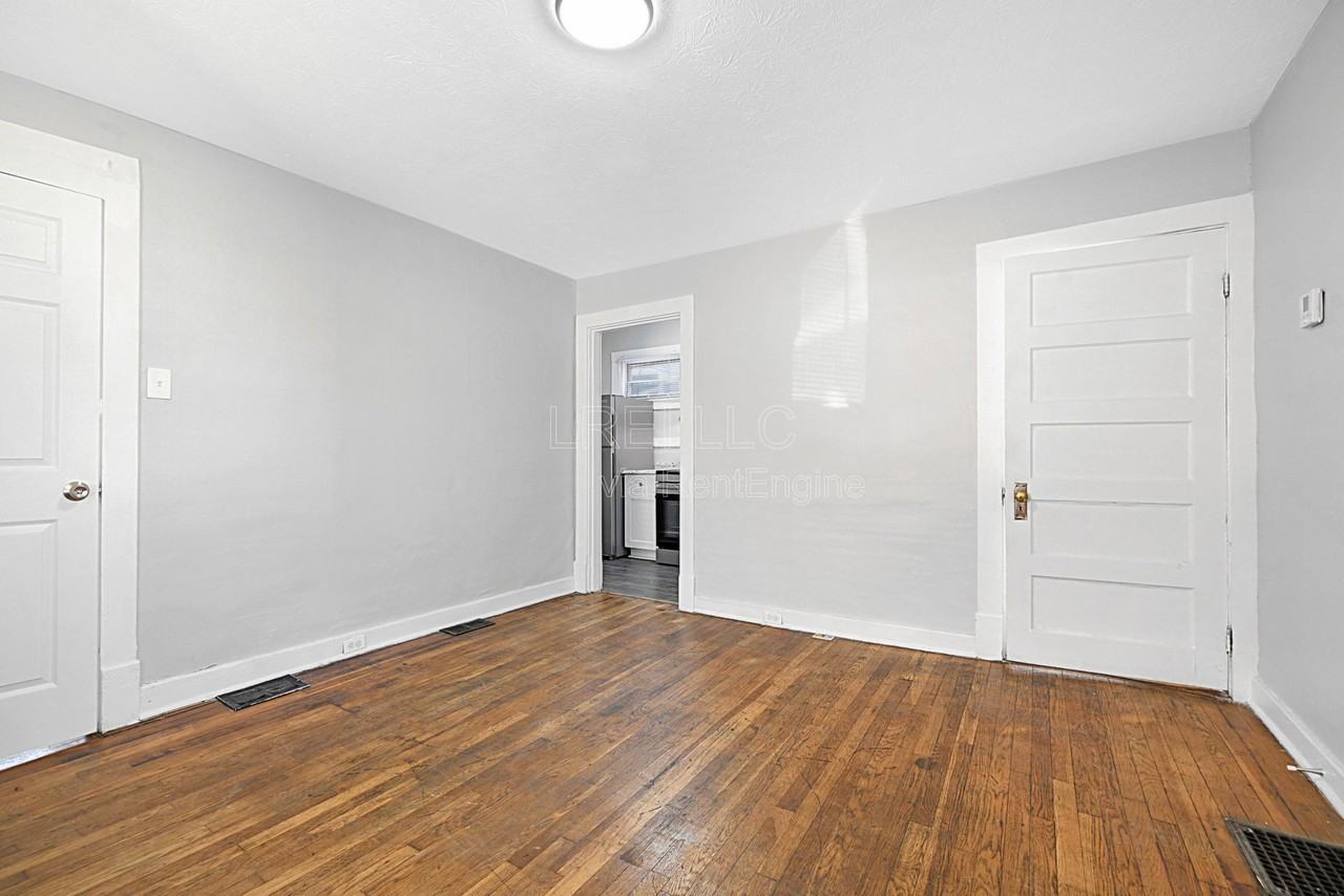 2645 Grand Ave - Photo 6 of 12