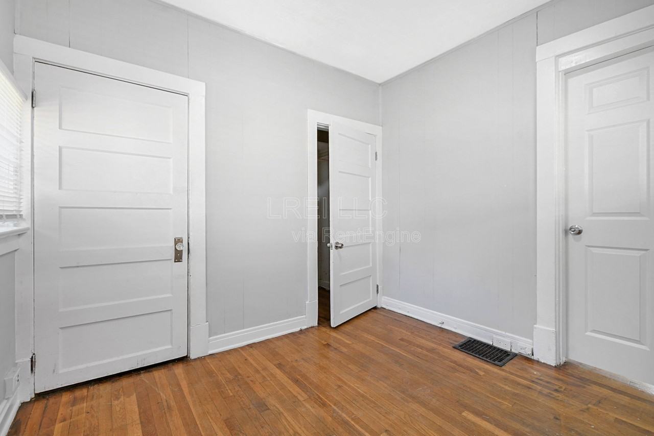 2645 Grand Ave - Photo 7 of 12