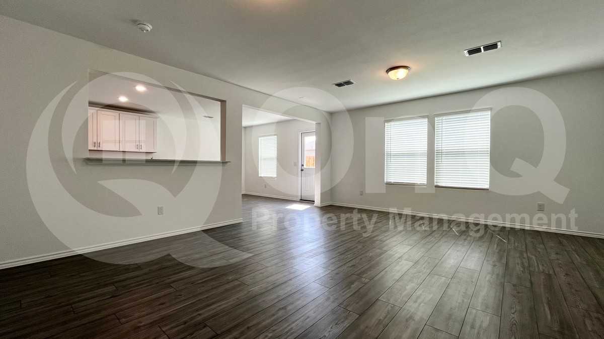 812 Poppy Cove Ln - Photo 7 of 22