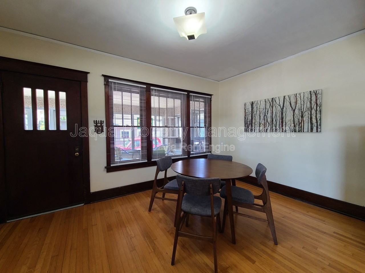 811 Market St - Photo 4 of 15