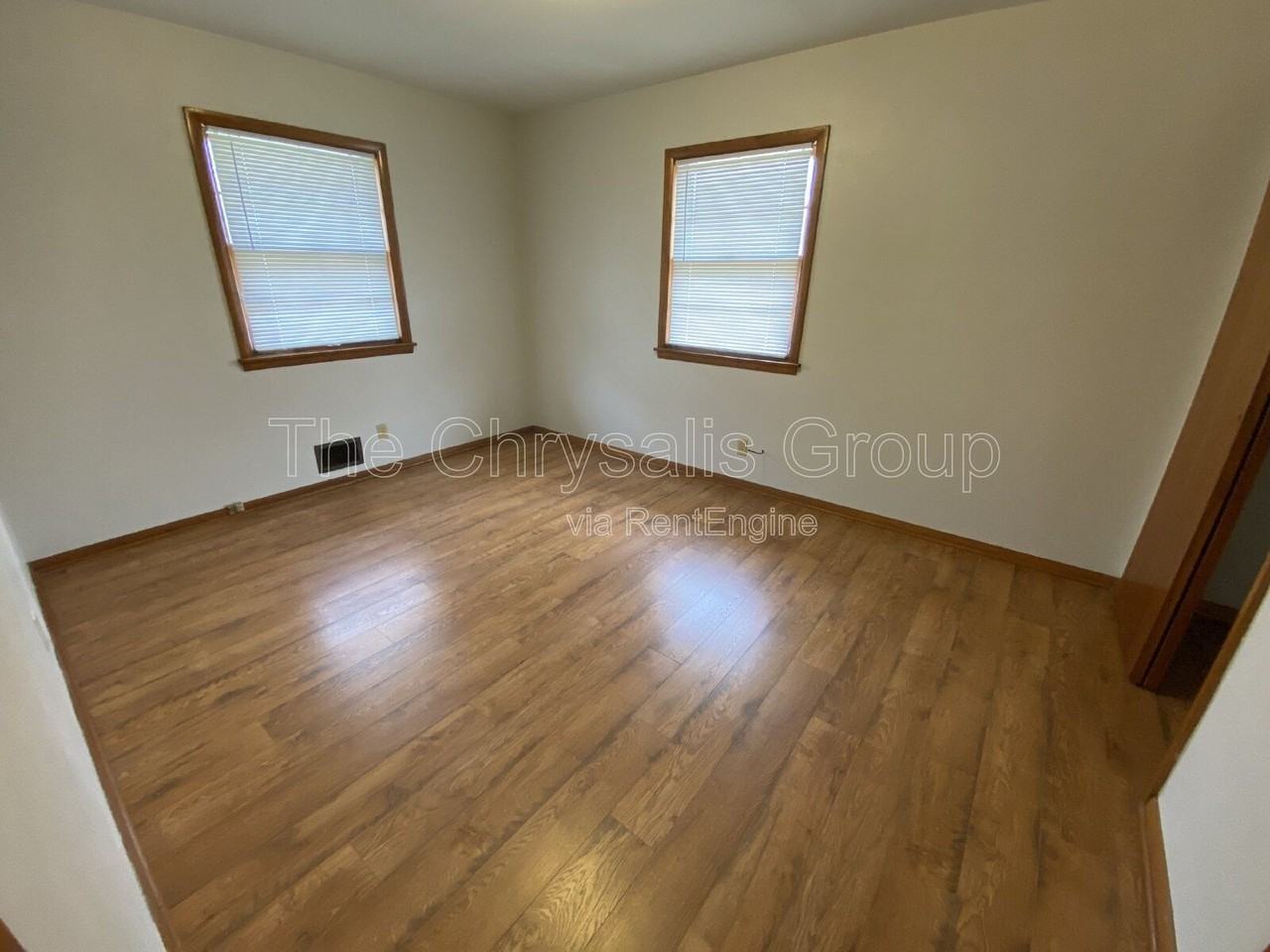 2417 Circle Dr - Photo 6 of 10