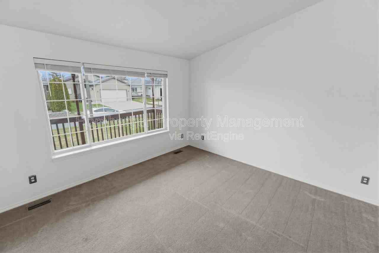 3628 E 23rd Ave - Photo 4 of 32