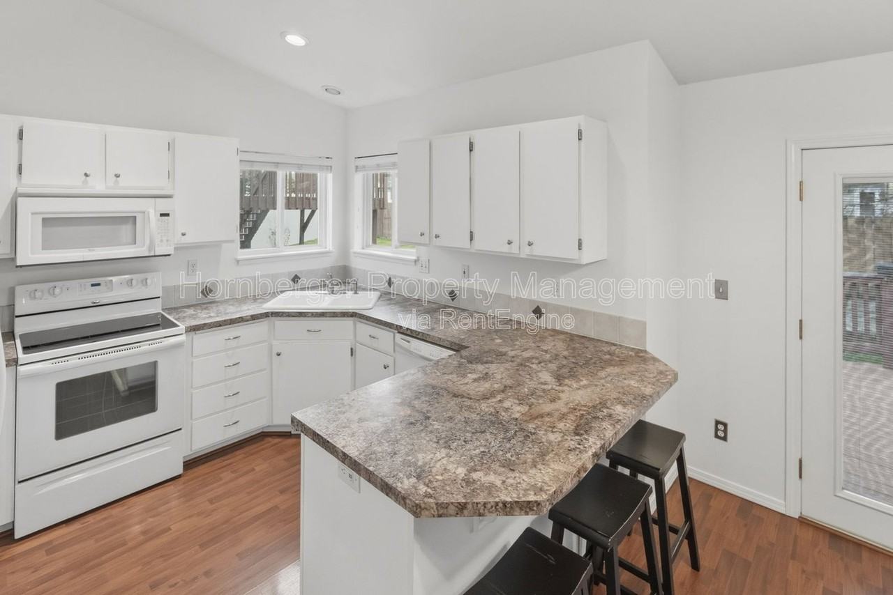 3628 E 23rd Ave - Photo 6 of 32