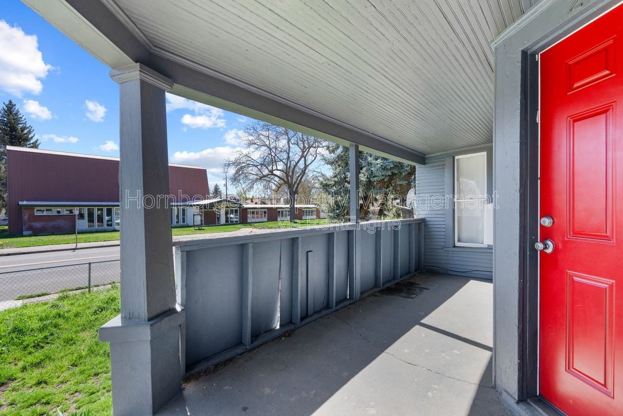 2704 W Boone Ave - Photo 3 of 17