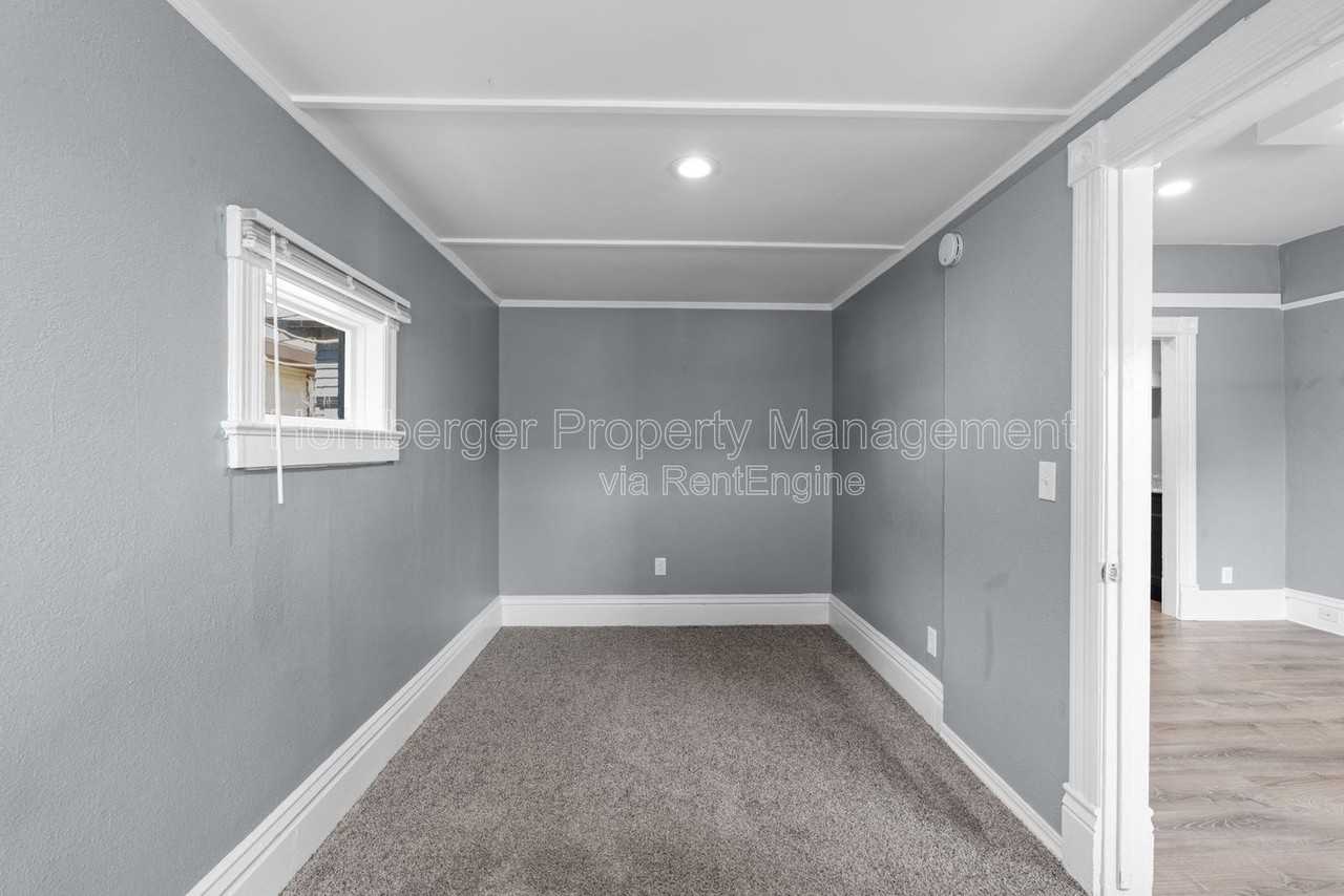 2704 W Boone Ave - Photo 7 of 17