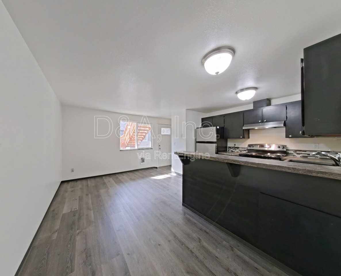 1961 Nw Grant Ave #1 - Photo 4 of 15